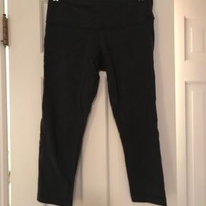 Lululemon gray cropped leggings